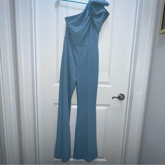 Elliatt Zienna One-Shoulder Jumpsuit - Picture 5 of 11